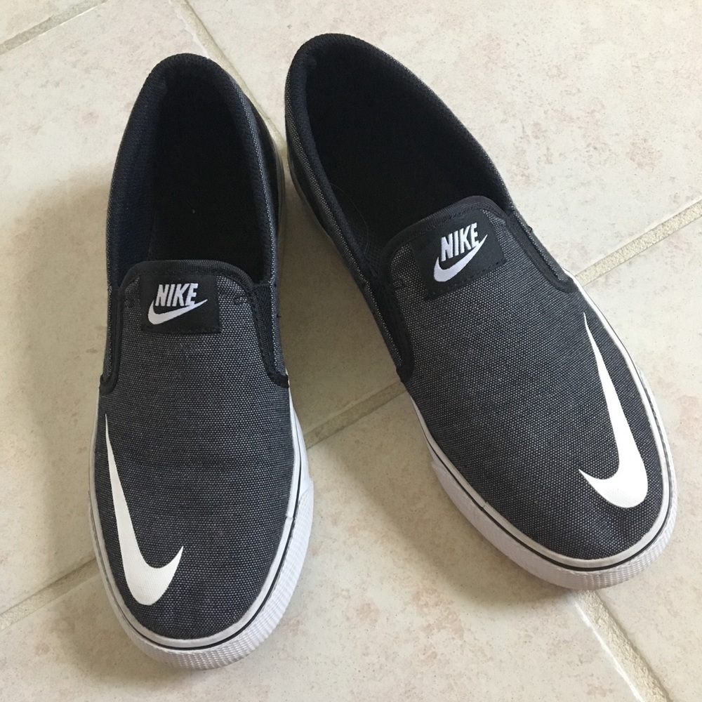 NIKE Janoski Slip on Canvas Sneakers